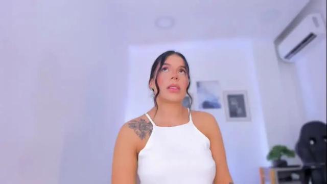 Image 4 of emelie_89 Stream on Chaturbate on 1 month ago