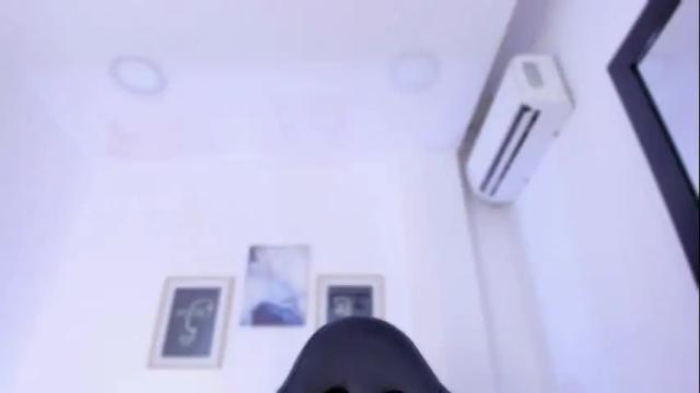 Image 3 of emelie_89 Stream on Chaturbate on 11 days ago
