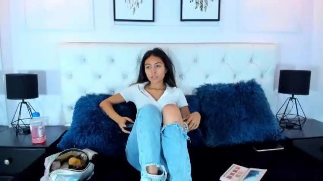 Image 2 of emelie_ch_ Stream on Chaturbate on 18 months ago