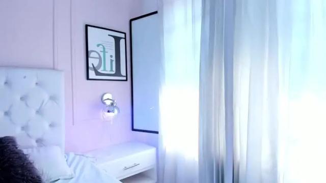Image 12 of emelie_ch_ Stream on Chaturbate on 16 months ago