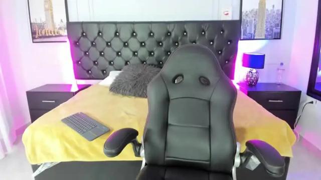 Thumbnail 1, emelie_ch_'s Stream at Chaturbate, 16 months ago