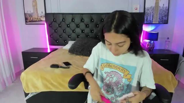 Image 4 of emelie_ch_ Stream on Chaturbate on 16 months ago