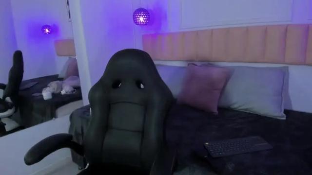 Image 2 of emelie_ch_ Stream on Chaturbate on 16 months ago