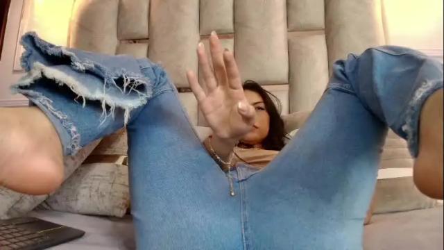 Image 12 of emelie_ch_ Stream on Chaturbate on 9 days ago