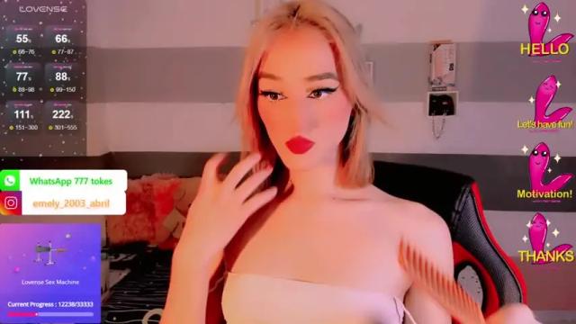 Image 4 of emely_abril Stream on Chaturbate on 13 months ago