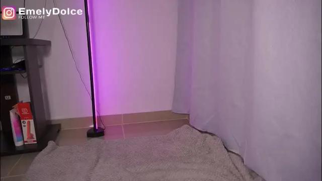Image 12 of emely_dolce Stream on Chaturbate on 1 month ago