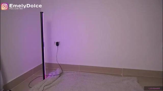 Image 4 of emely_dolce Stream on Chaturbate on 1 month ago