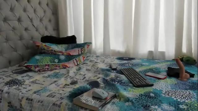 Image 2 of emely_garcia Stream on Chaturbate on 3 months ago