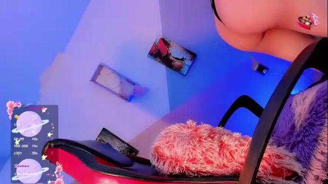 Image 2 of emely_rous Stream on Chaturbate on 28 days ago
