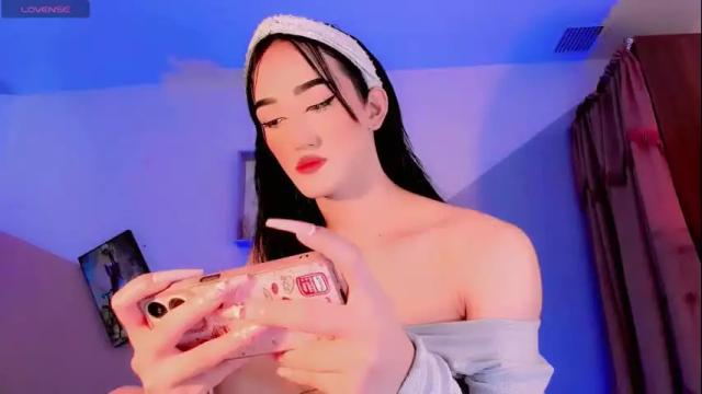 Image 7 of emely_rous Stream on Chaturbate on 24 days ago