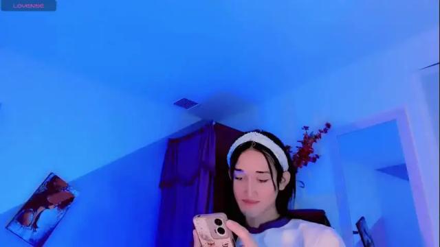 Image 2 of emely_rous Stream on Chaturbate on 13 days ago