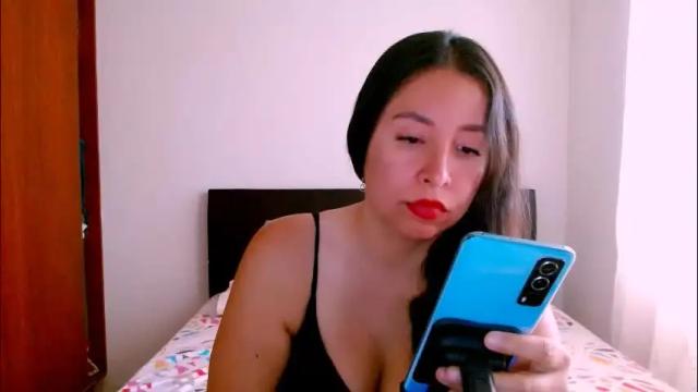 Image 2 of emely_sexx Stream on Chaturbate on 16 days ago
