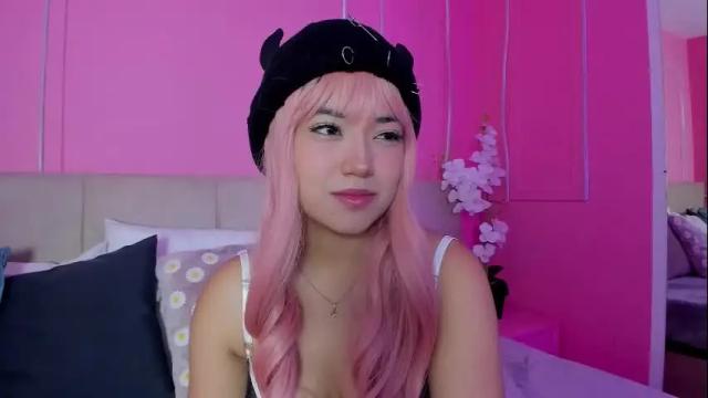 Image 3 of emelyy_carter Stream on Chaturbate on 1 month ago