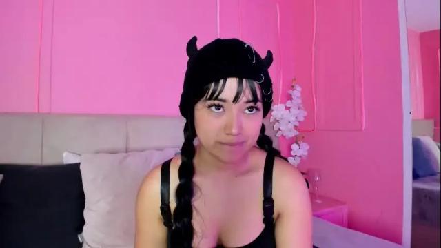 Image 7 of emelyy_carter Stream on Chaturbate on 13 days ago