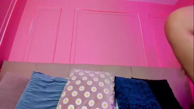 Image 7 of emelyy_carter Stream on Chaturbate on 10 days ago