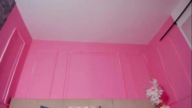 Image 3 of emelyy_carter Stream on Chaturbate on 1 month ago