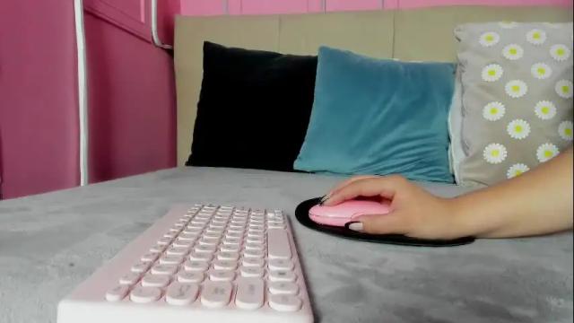 Image 2 of emelyy_carter Stream on Chaturbate on 1 month ago