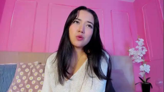 Image 7 of emelyy_carter Stream on Chaturbate on 27 days ago