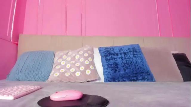 Image 2 of emelyy_carter Stream on Chaturbate on 22 days ago