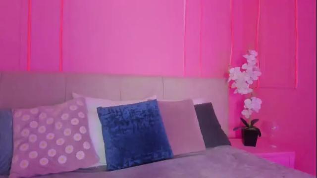 Image 4 of emelyy_carter Stream on Chaturbate on 22 days ago