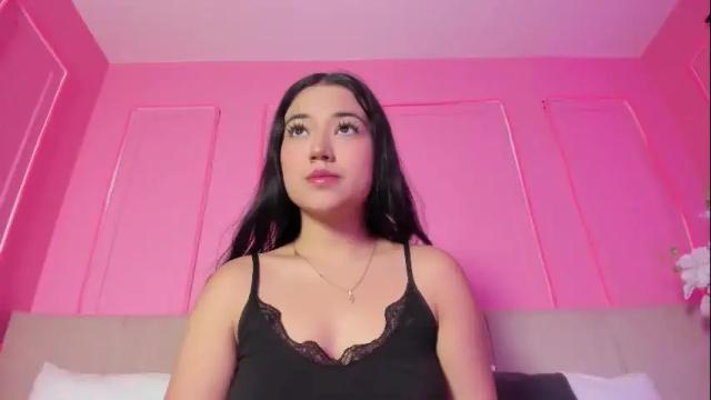 Image 6 of emelyy_carter Stream on Chaturbate on 6 days ago