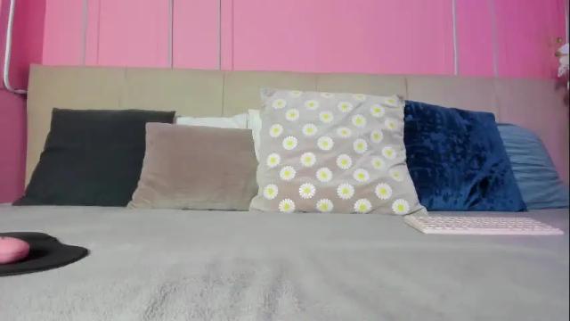 Image 4 of emelyy_carter Stream on Chaturbate on 2 days ago
