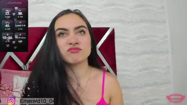 Image 12 of emerald_foxx Stream on Chaturbate on 16 months ago