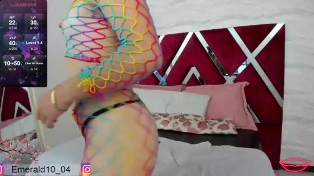Image 11 of emerald_foxx Stream on Chaturbate on 16 months ago