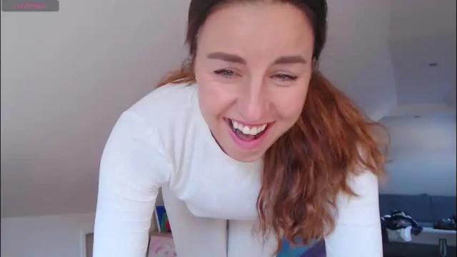 Image 2 of emerald_kittycat Stream on Chaturbate on 2 months ago