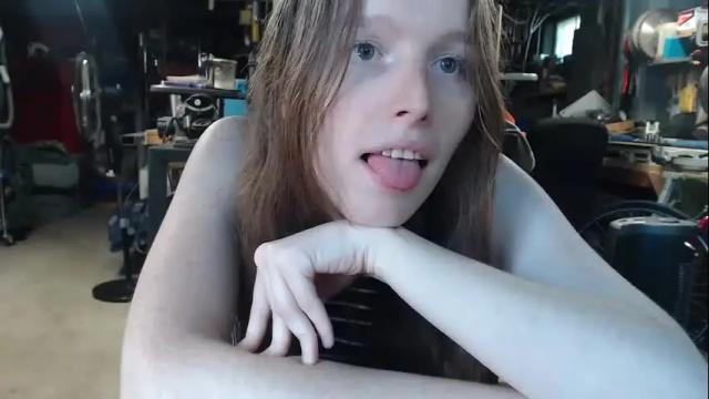 Image 7 of emeraldtgirl Stream on Chaturbate on 23 days ago