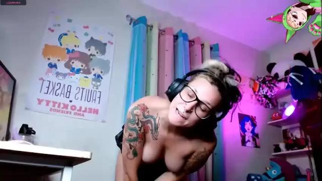 Image 11 of emeryfennec Stream on Chaturbate on 6 months ago