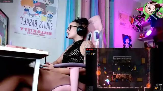 Image 4 of emeryfennec Stream on Chaturbate on 6 months ago