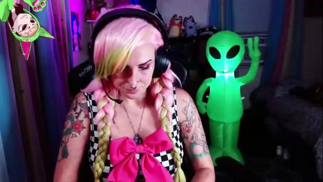 Image 2 of emeryfennec Stream on Chaturbate on 5 months ago