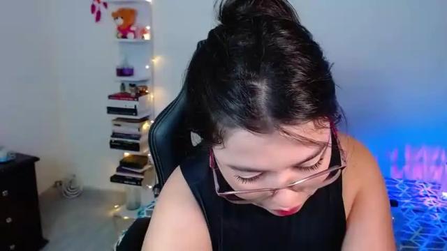 Image 12 of emi_7 Stream on Chaturbate on 15 months ago