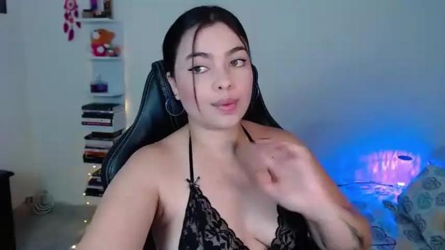 Image 12 of emi_7 Stream on Chaturbate on 15 months ago