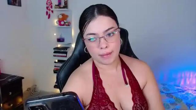 Image 2 of emi_7 Stream on Chaturbate on 15 months ago
