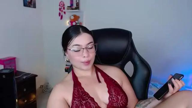 Image 3 of emi_7 Stream on Chaturbate on 15 months ago