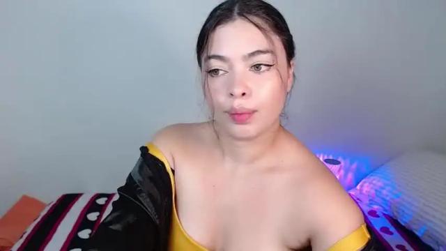 Image 7 of emi_7 Stream on Chaturbate on 13 months ago