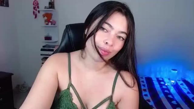 Image 12 of emi_7 Stream on Chaturbate on 13 months ago