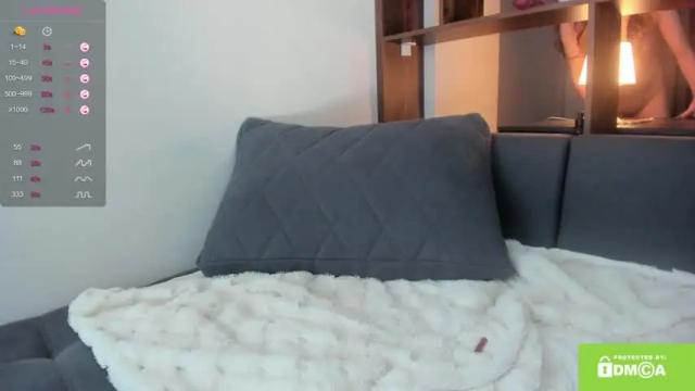Image 3 of emi_fukada Stream on Chaturbate on 18 months ago