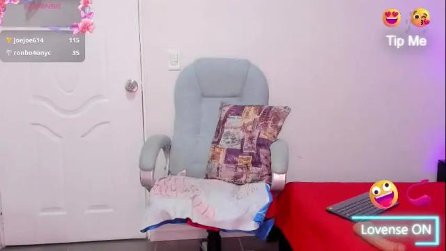Image 10 of emi_kitty Stream on Chaturbate on 1 month ago