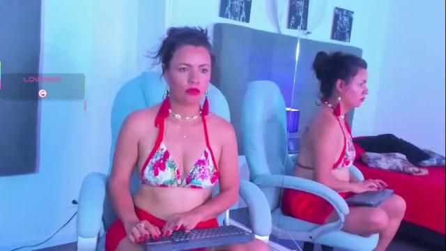 Image 6 of emi_kitty Stream on Chaturbate on 22 days ago