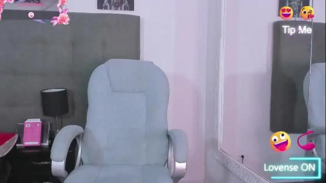Image 6 of emi_kitty Stream on Chaturbate on 17 days ago