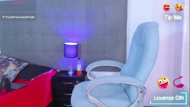 Image 10 of emi_kitty Stream on Chaturbate on 11 days ago