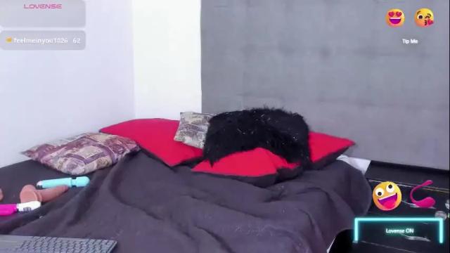 Image 10 of emi_kitty Stream on Chaturbate on 8 days ago