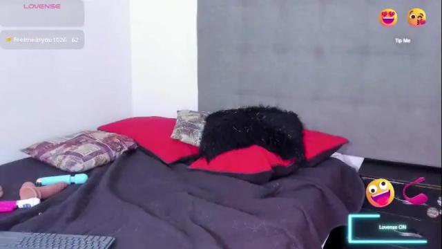 Image 11 of emi_kitty Stream on Chaturbate on 8 days ago