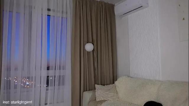 Image 11 of emi_me Stream on Chaturbate on 1 month ago