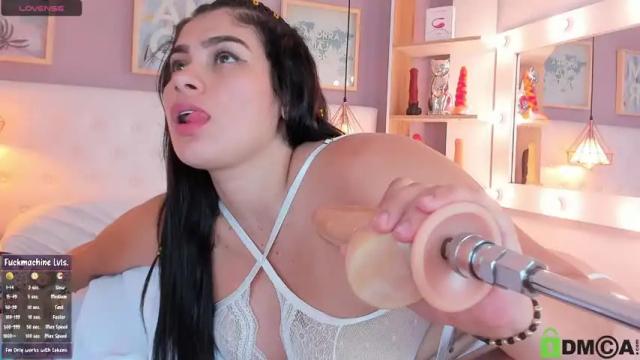 Image 3 of emi_sary Stream on Chaturbate on 19 months ago