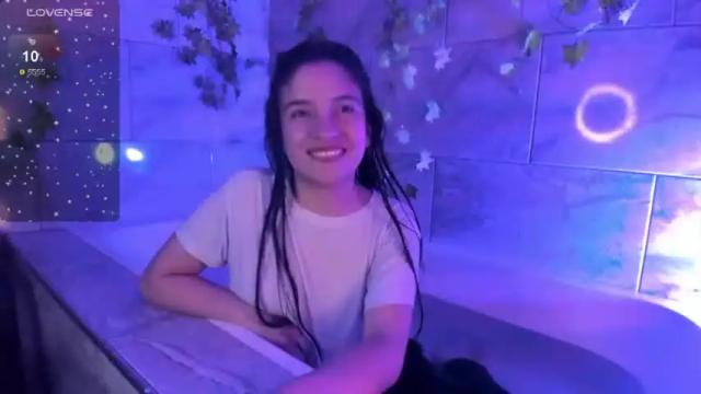 Image 8 of emi_sun_ Stream on Chaturbate on 15 months ago