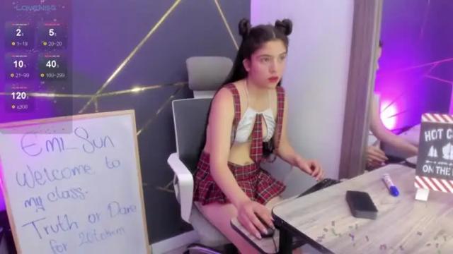 Image 10 of emi_sun_ Stream on Chaturbate on 14 months ago